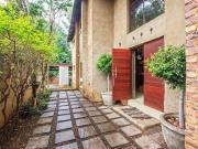 4 Bedroom House in Lynnwood Glen