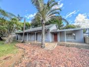 4 Bedroom House in Magalieskruin