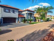 4 Bedroom House in Montana Tuine