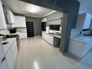 4 Bedroom House in Oos Einde