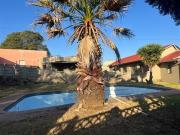 4 Bedroom House in Ridgeway