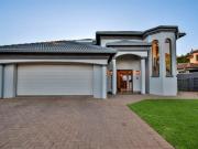 4 Bedroom House in Rietvalleirand