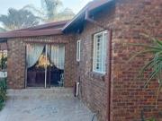 4 Bedroom House in Suiderberg