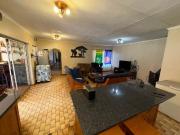 4 Bedroom House in Universitas