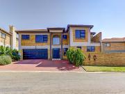 4 Bedroom House in Van Riebeeck Park
