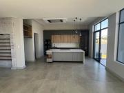 4 Bedroom House in Woodland Hills