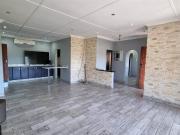 4 Bedroom House in Yellowwood Park 4 Bedroom House in Yellowwood Park