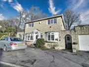 4 Bedroom House Leeds Leeds 90384407