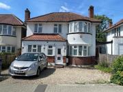 4 Bedroom House Mill Hill Great London 92423591