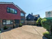 4 Bedroom House New Romney Kent LS94721779