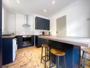 4 bedroom house of multiple occupation to rent