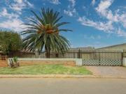 4 bedroom house on the market in len.