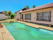 4 bedroom house on the market in mondeor