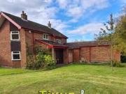 4 bedroom house share for rent in Poplars Avenue...