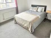 4 bedroom house share for rent in Stratford House Road,...