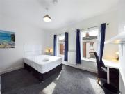 4 bedroom house share to rent