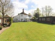 4 Bedroom House Southend On Sea Essex 94696192