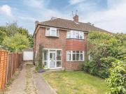 4 Bedroom House Stoke Poges Slough 92543468