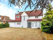 4 Bedroom House Surrey Surrey 91455414