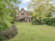 4 Bedroom House Surrey Surrey 94675800