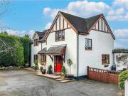 4 Bedroom House Tamworth Staffordshire 94422898