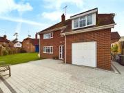 4 Bedroom House Thatcham West Berkshire 98545630