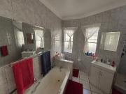 4 Bedroom House To Let in Glen Marais