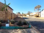4 Bedroom House To Let in Rooihuiskraal
