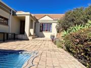 4 Bedroom house to rent in Florida Hills, Roodepoort