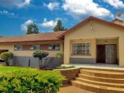 4 Bedroom house to rent in Florida Park, Roodepoort