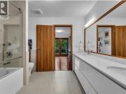 4 Bedroom House West Vancouver BC 100527523