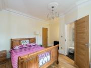 4 bedroom flat with 2 receptions and 3 bathrooms in 250...