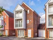 4 Bedroom Link Detached House