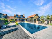 4 bedroom link detached house for sale