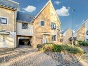4 bedroom link detached house for sale