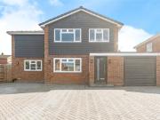 4 bedroom link detached house for sale