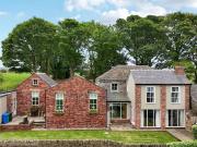 4 bedroom link detached house for sale