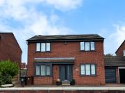 4 bedroom link detached house for sale
