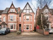 4 bedroom link detached house for sale