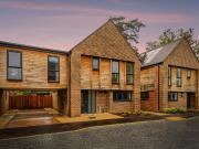 4 bedroom link detached house for sale