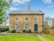 4 bedroom link detached house for sale