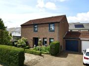 4 bedroom link detached house for sale
