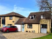 4 bedroom link detached house for sale