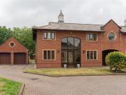 4 bedroom link detached house for sale