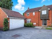 4 bedroom link detached house for sale