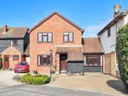4 bedroom link detached house for sale in Longshots...