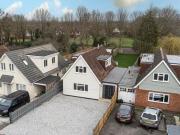 4 Bedroom Link Detached House For Sale In Winnersh