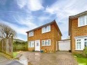 4 Bedroom Link Detached House For Sale In Wokingham,...