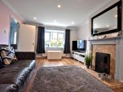 4 bedroom link detached house to rent