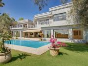 4 bedroom luxury home to rent in dai.